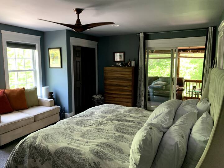 Master bedroom (King Size Bed) with entrance to weatherized screened in porch