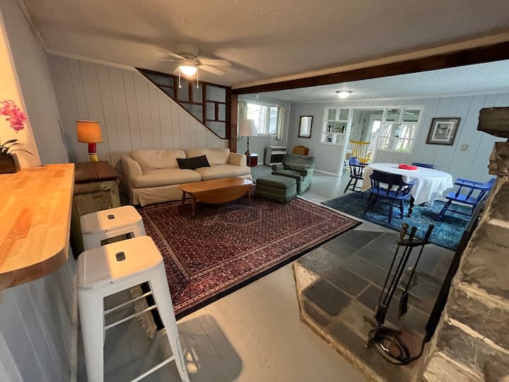 Woodpecker Cottage On The Lake - Plattsburgh, NY