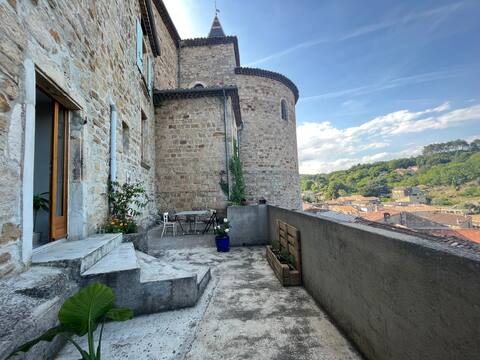 Cool house in pretty quiet village