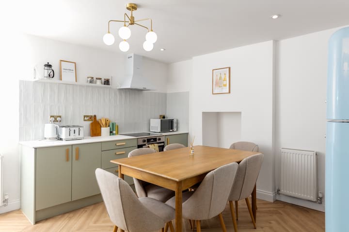 Simon & Laura managed Airbnb listing 1