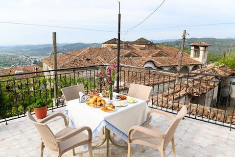 Guest House Luli / Inside Berat Castle