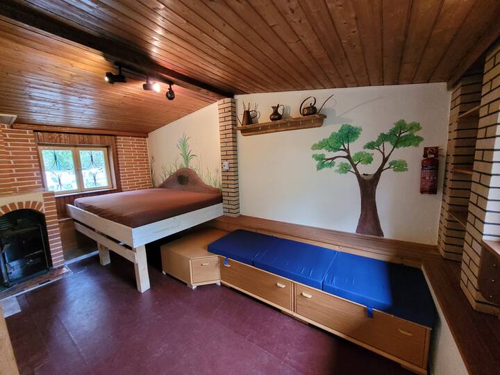 Schlafzimmer mit Doppelbett für 2 Personen