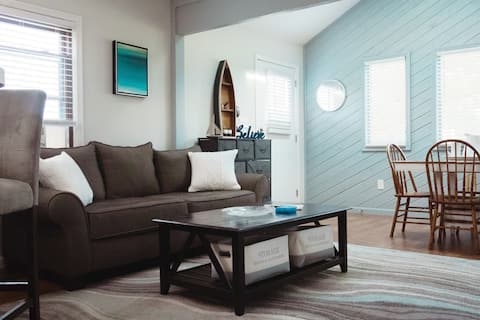 Top performing Airbnb: California Dreamin Newly Remodeled! Monthly Disc. in Ohio