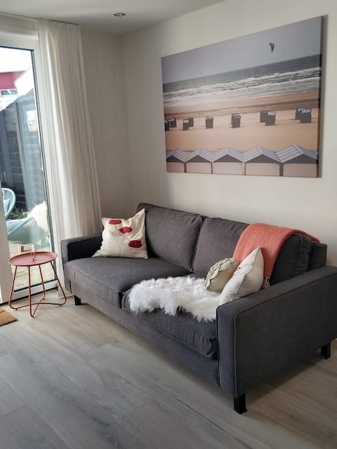 Top Airbnb: Luxury vacation home, 3 minutes' walk to beach/dune in Wijk 04 Egmond Aan Zee