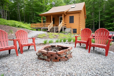 Rocky Ledge at Highland Lake: Cozy 3BR Log Cabin