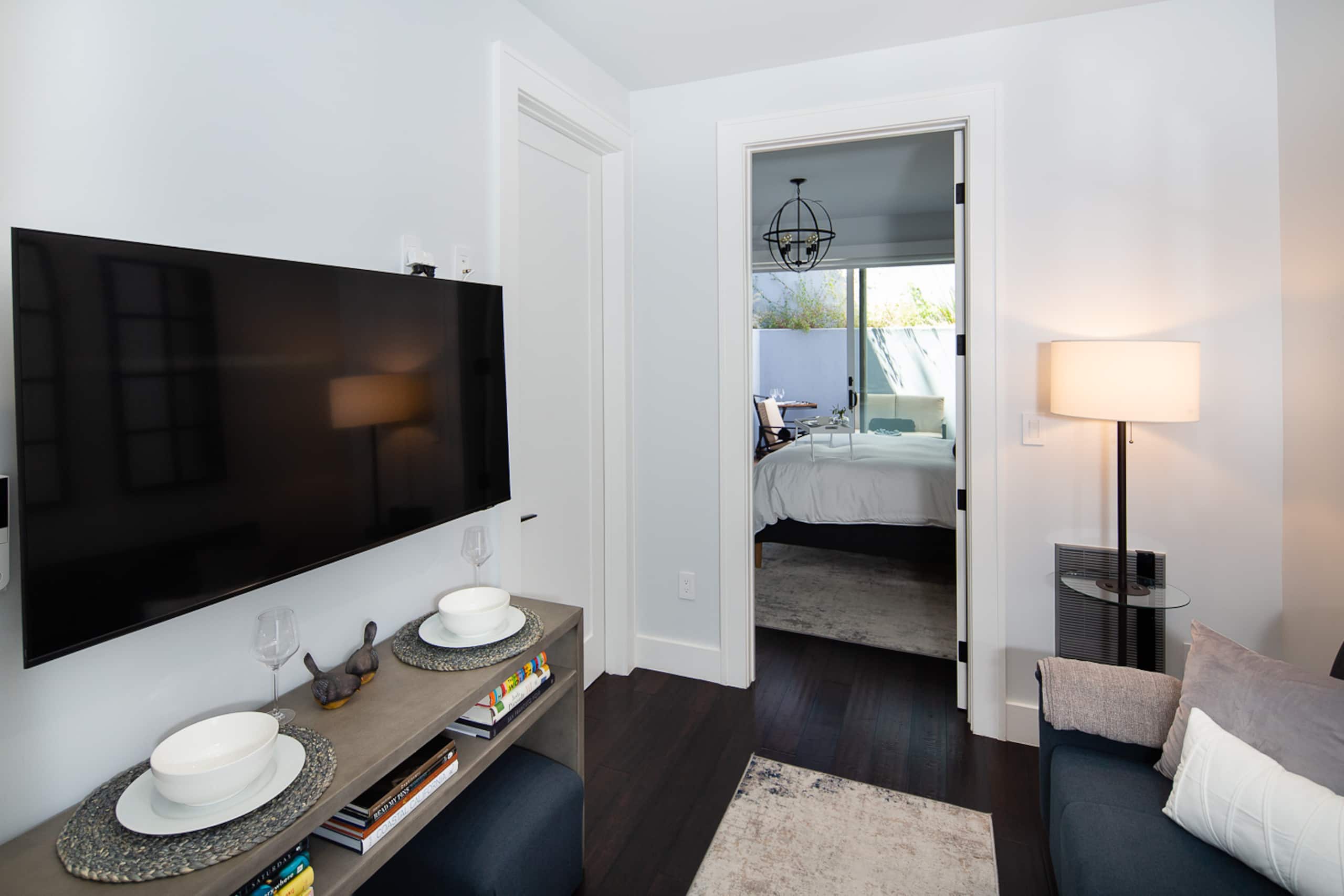 Condo in San Francisco · ★4.94 · 1 bedroom · 1 bed · 1 bath - Image 3