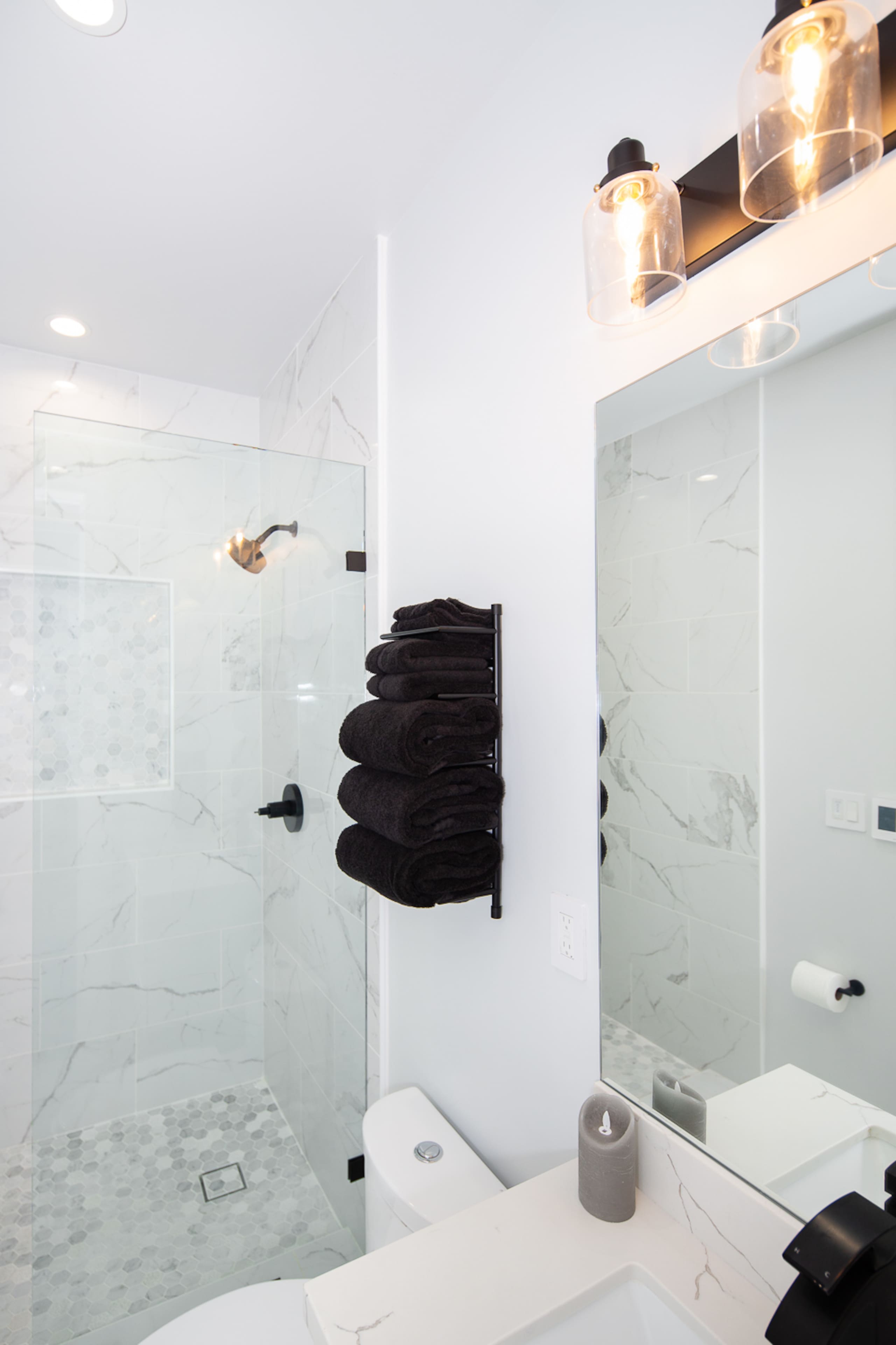 Condo in San Francisco · ★4.94 · 1 bedroom · 1 bed · 1 bath - Image 17