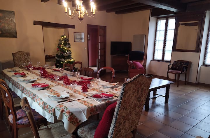 Charmante Maison Familiale à La Campagne_8 Pers - Montluçon