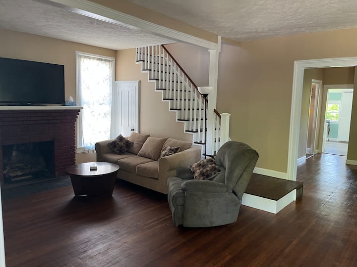 No Cleaning Fees! Close To Spire/gotl/wine Country - Geneva-on-the-Lake, OH