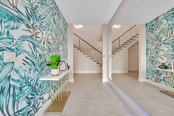 *Your Dream Modern Home in Coral Ridge* gallery image 2