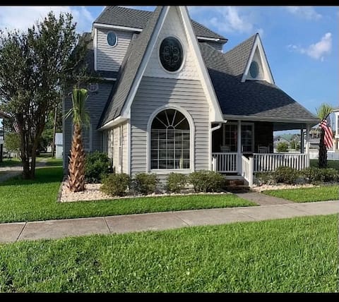 Top performing Airbnb: The Gingerbread House in Morehead City