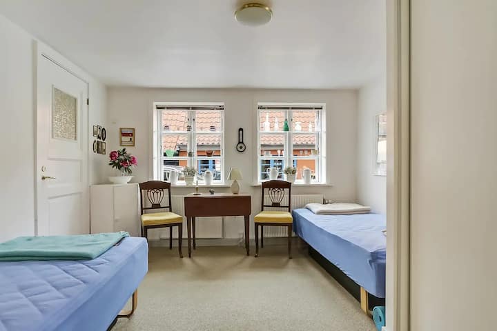 Dormitorio con 2 camas individuales