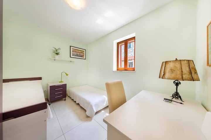 საძინებელი 2