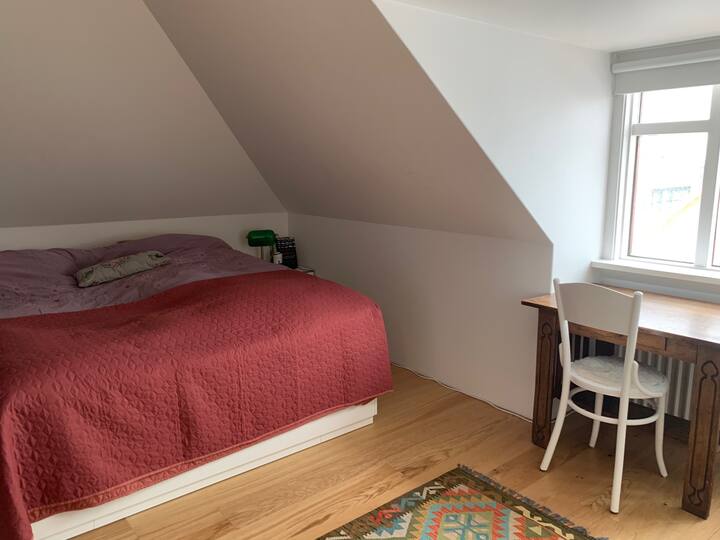 غرفة النوم الرئيسية