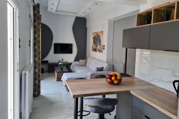 Acropolis Lux 2 Bedroom Apt,CBD, H/TUB, fast Wifi