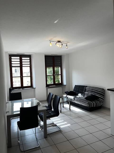 Apartment F2 / 50M2 / 1st floor / Equipped