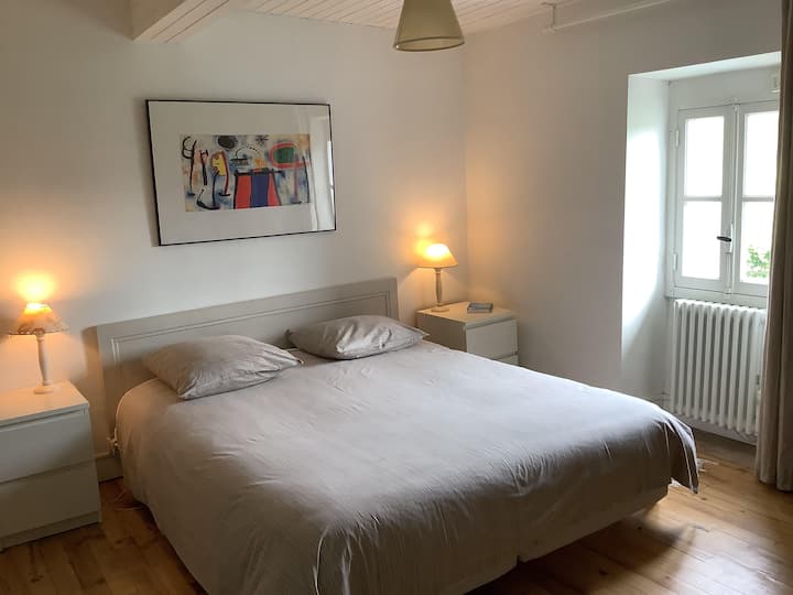 Chambre 1 Lit de 160
Un lit pliant bébé est également à disposition