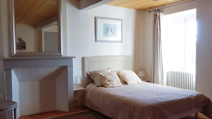 Chambre 2  Lit de 140 avec alcôve