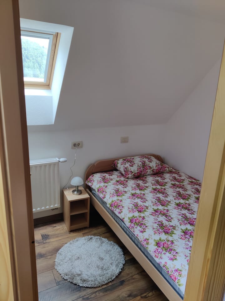 1st bedroom, single bed 120x200