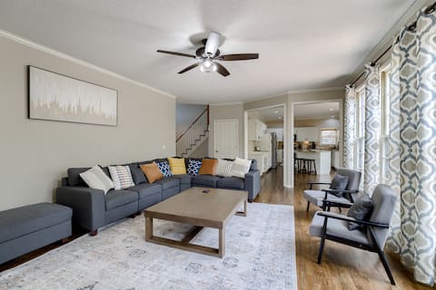 Large pool house perfect for family gathering