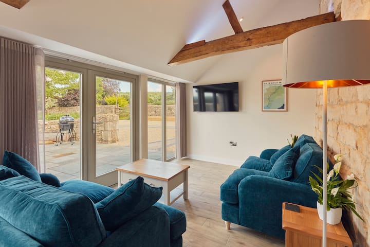 Luxury 2-bed Cotswolds Barn With Private Hot Tub - Painswick