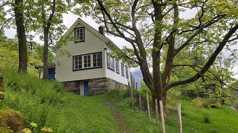 Lovely house by Hornelen