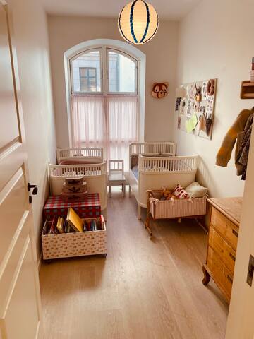 Skøn lejlighed med adgang til hyggelig gårdhave gallery image 4