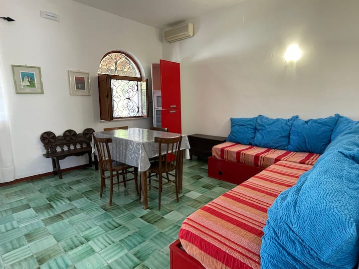 გასაშლელი დივანი