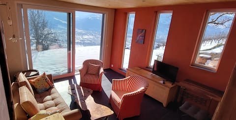 Top Airbnb: Charming place with Jacuzzi in Ayent, Anzère in Ayent
