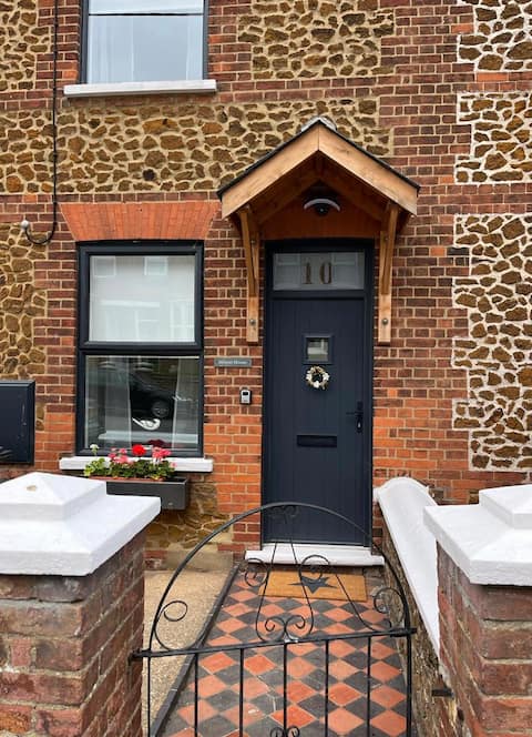 Top performing Airbnb: Avocet House Hunstanton 250m from the sea NEW!!! in Hunstanton