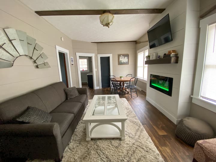 Cozy Corner Cottage Cottages for Rent in Loup City, Nebraska, United