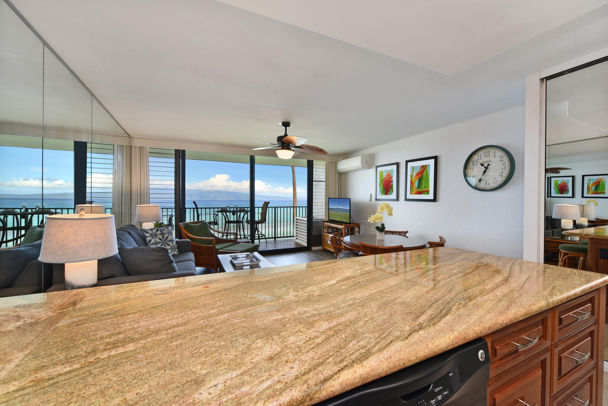 Condo in Lahaina · ★4.97 · 1 bedroom · 2 beds · 1 bath - Image 32