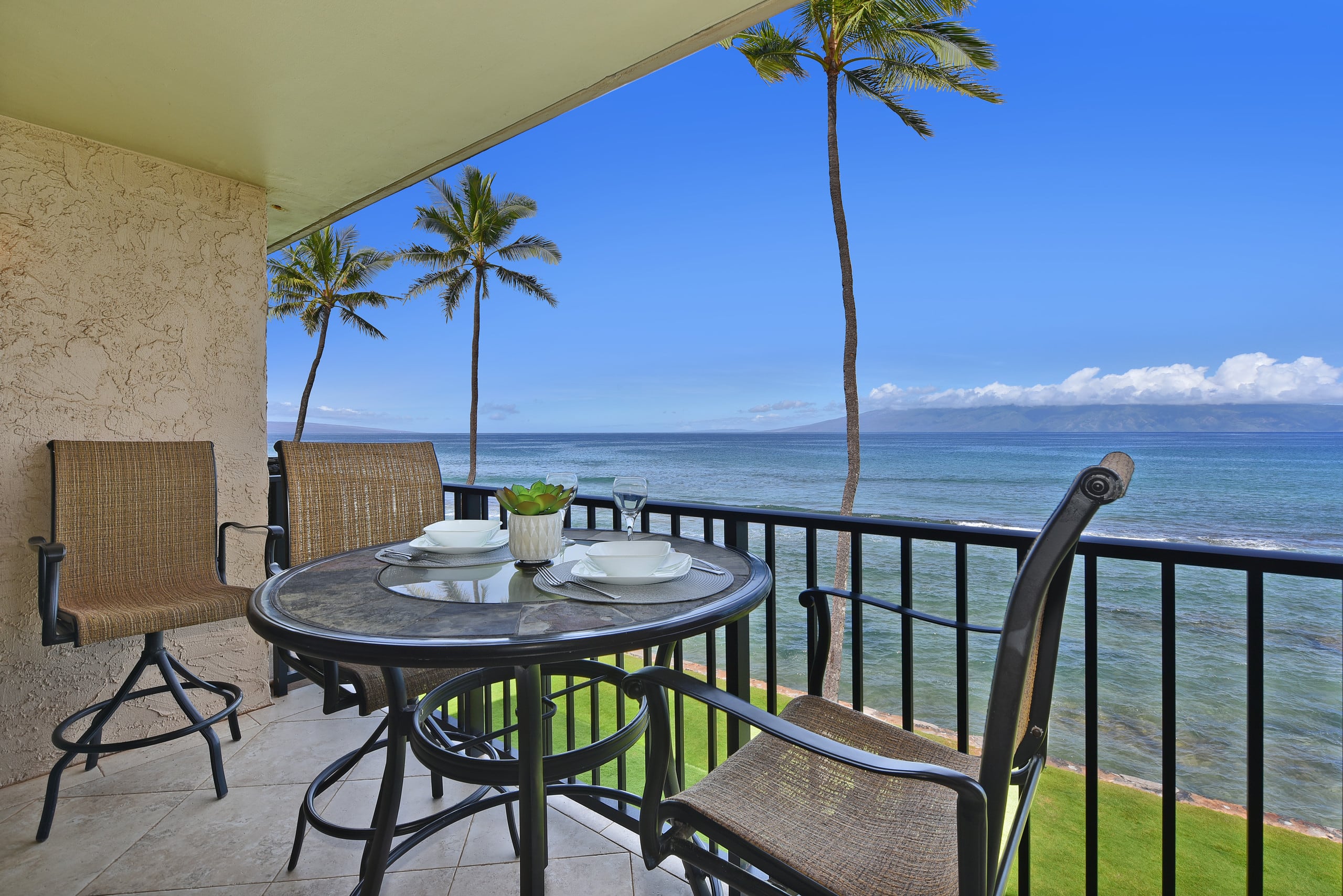 Condo in Lahaina · ★4.97 · 1 bedroom · 2 beds · 1 bath - Image 26