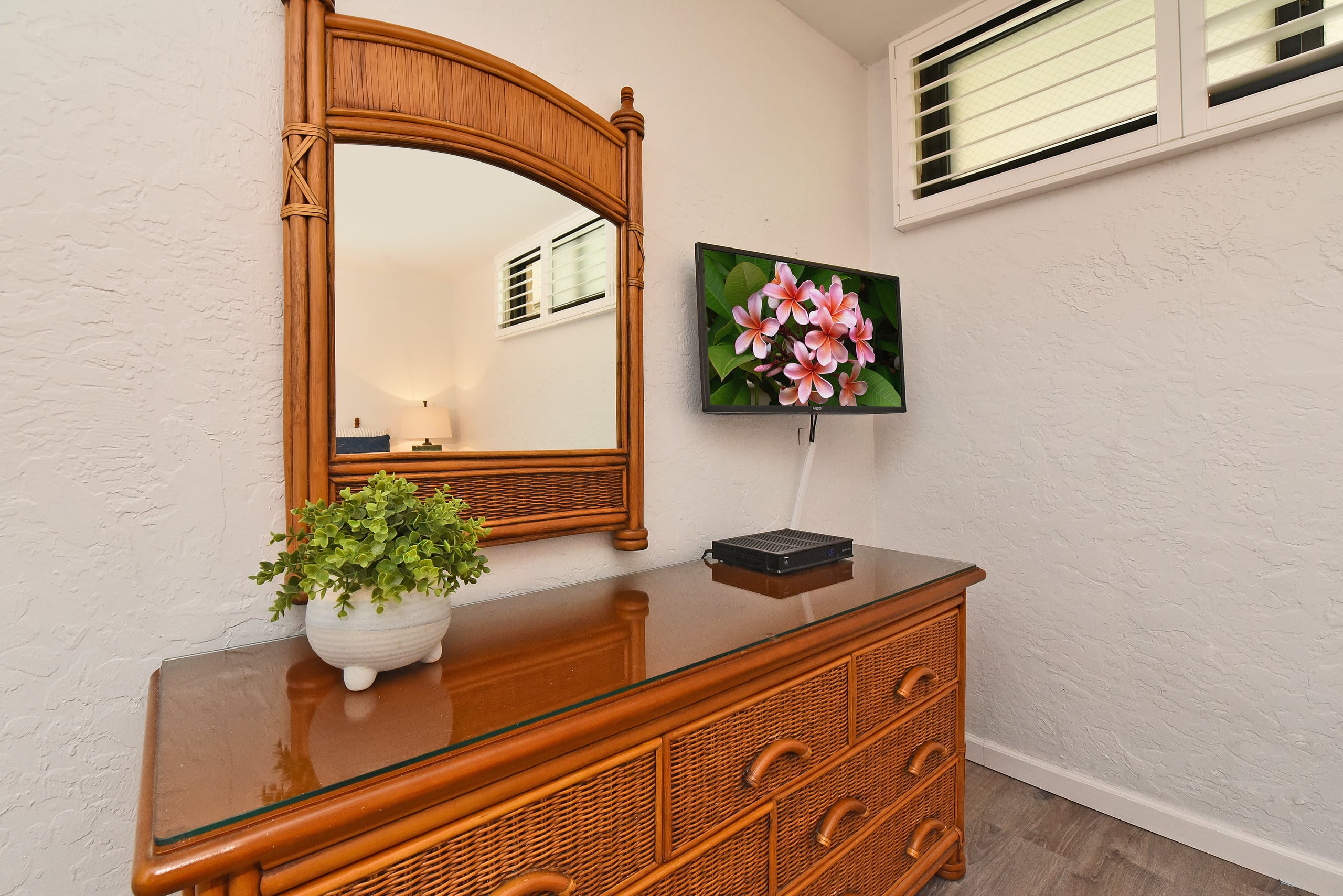 Condo in Lahaina · ★4.97 · 1 bedroom · 2 beds · 1 bath - Image 41
