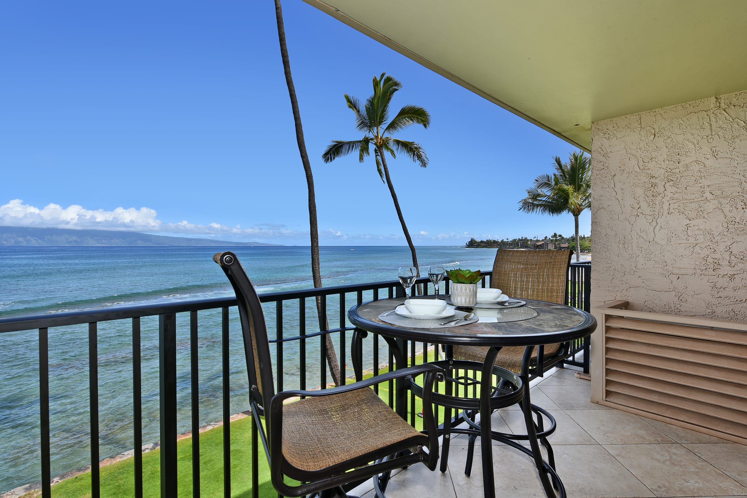 Condo in Lahaina · ★4.97 · 1 bedroom · 2 beds · 1 bath - Image 25