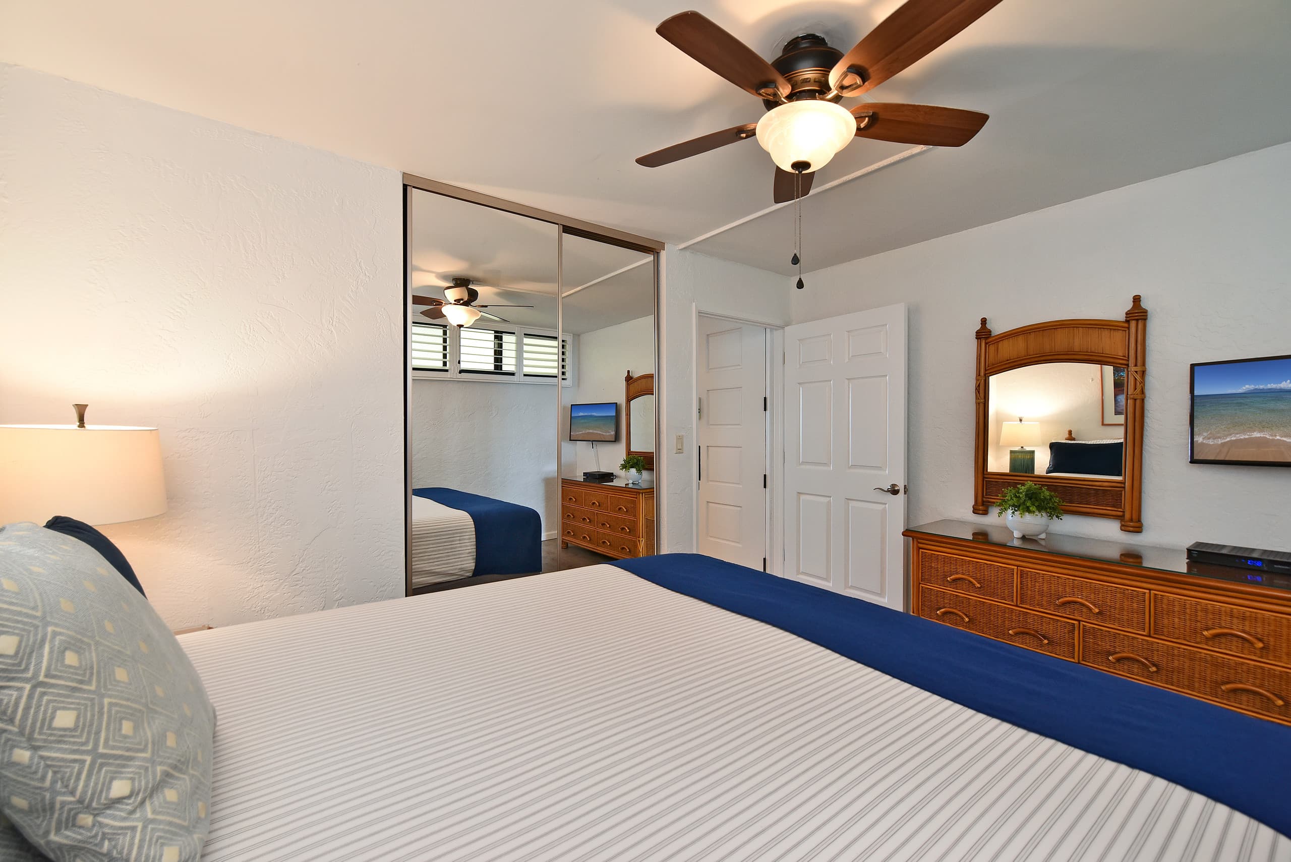 Condo in Lahaina · ★4.97 · 1 bedroom · 2 beds · 1 bath - Image 39