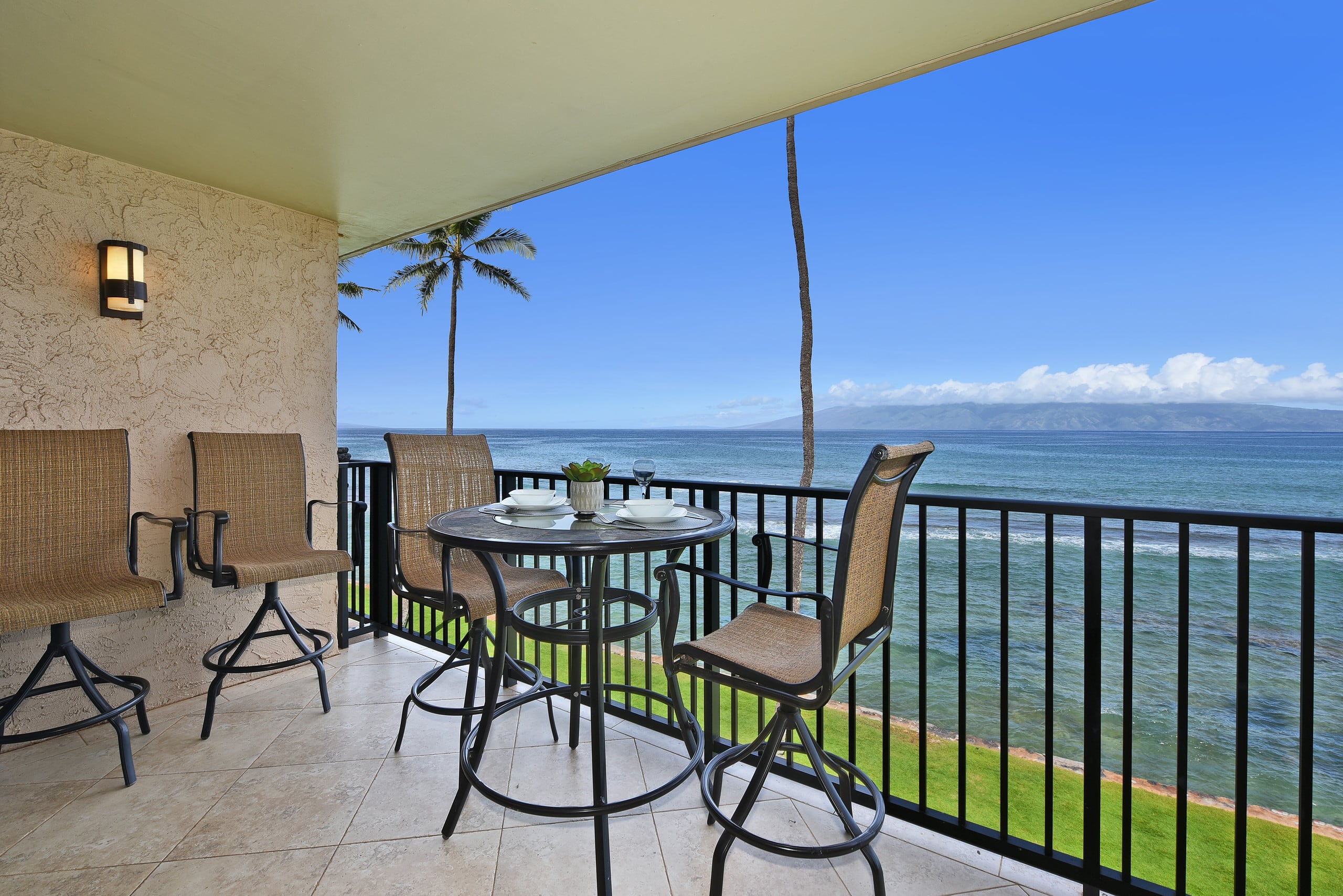 Condo in Lahaina · ★4.97 · 1 bedroom · 2 beds · 1 bath - Image 13