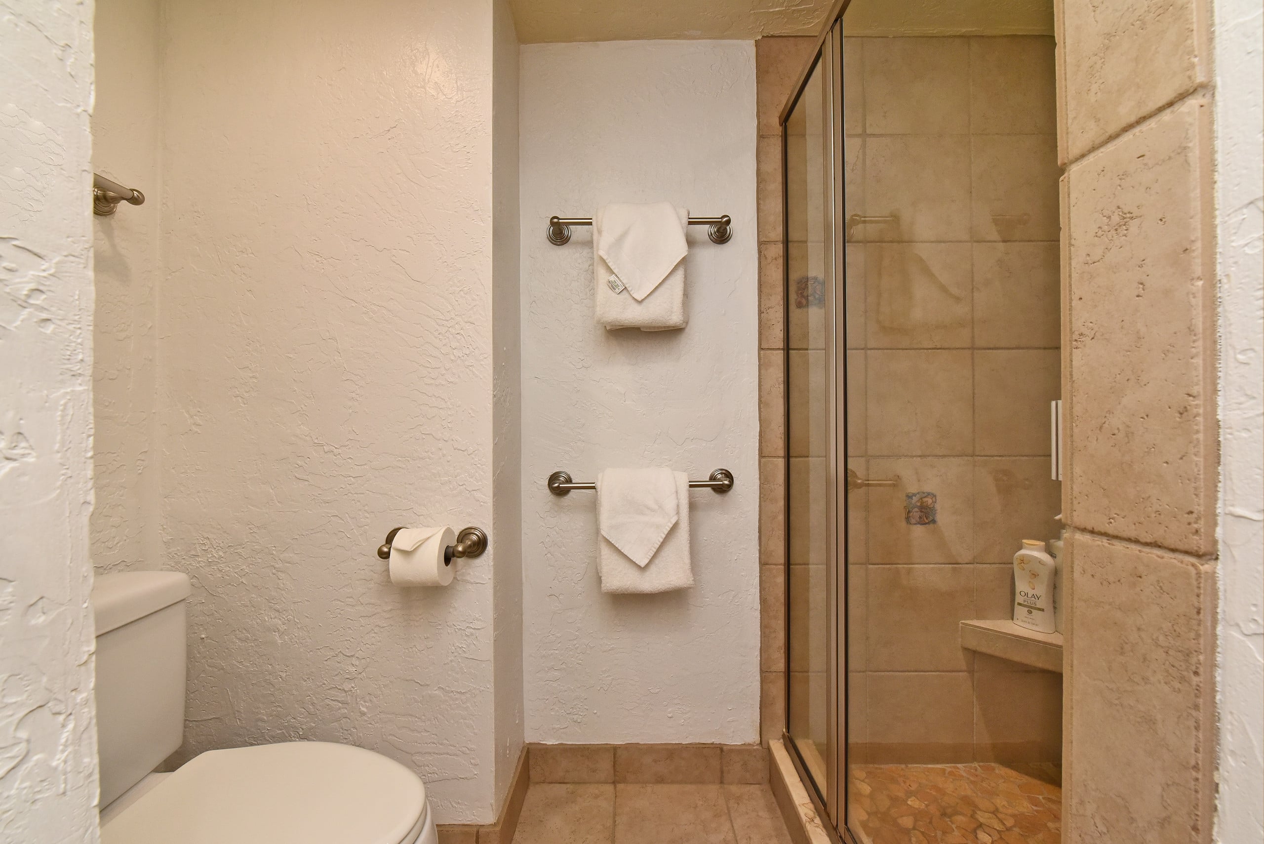 Condo in Lahaina · ★4.97 · 1 bedroom · 2 beds · 1 bath - Image 36