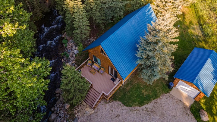 Creekside Serenity - Cozy Mountain Cabin by Creek