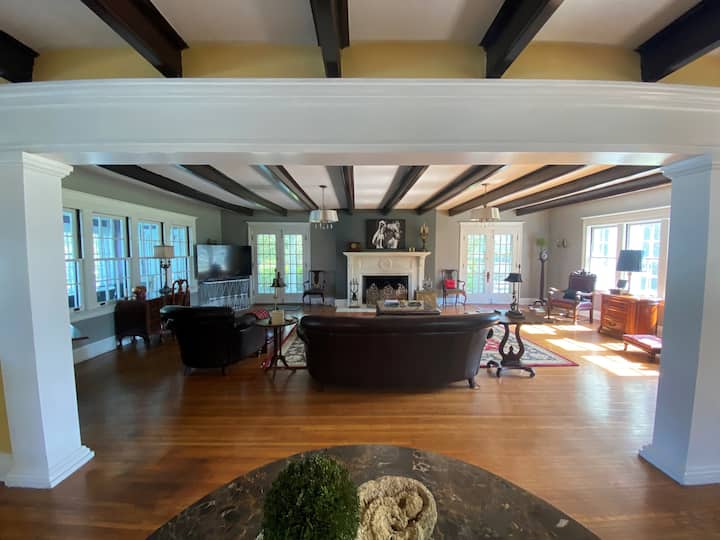 Historic 5br Bnb W/pool & River Views - 갠트