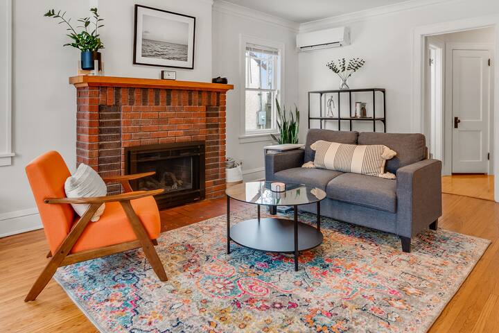 Charming Linden Hills Bungalow Close to Everything