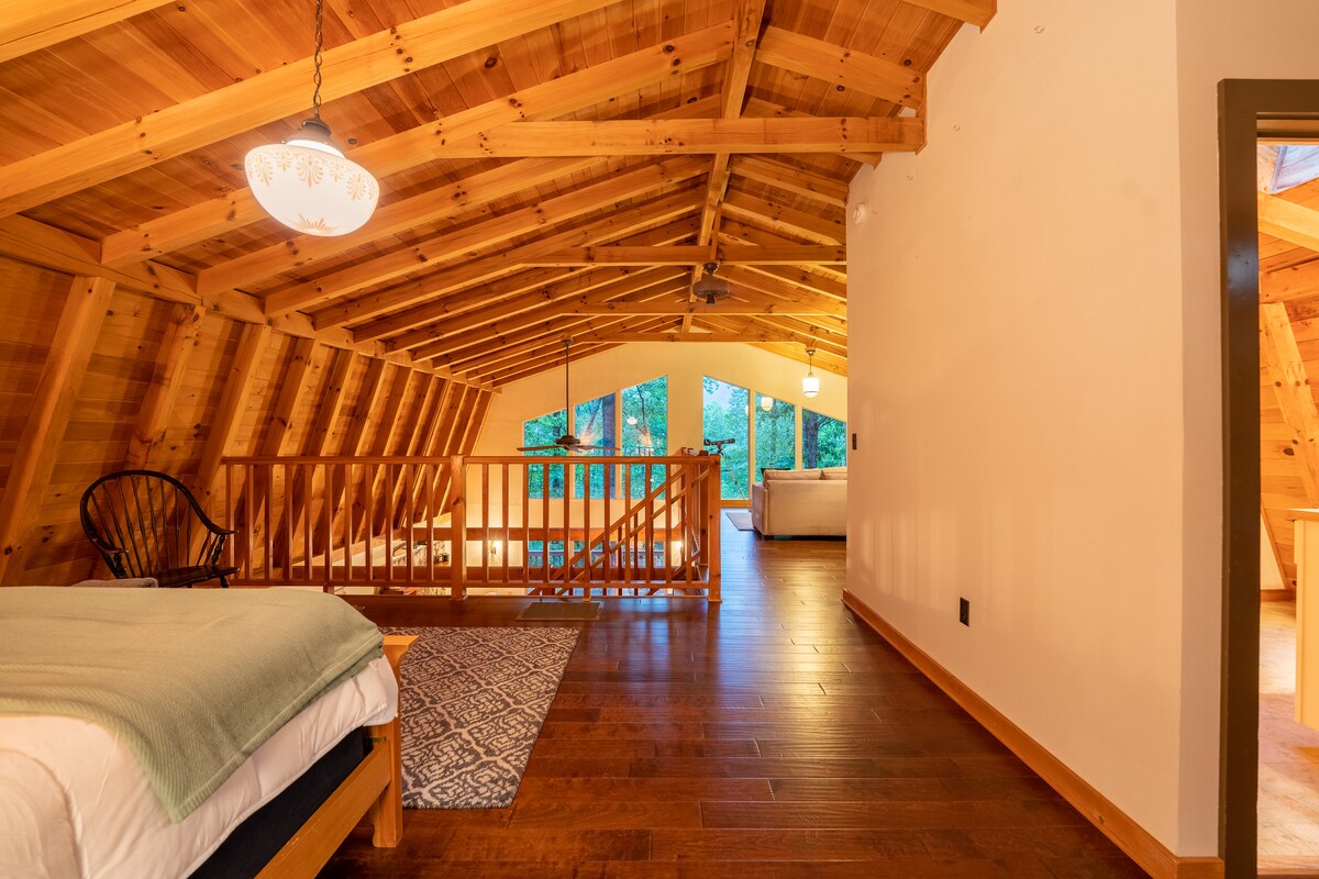 加大双人床卧室。 