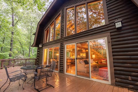 Stunning 5BR Lodge | Hot Tub & Table Rock Views