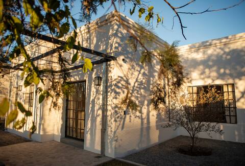 EL COBIJO: Cabin on the outskirts of Salta, Lemon.