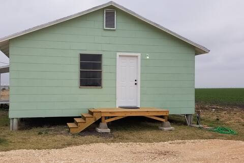 Country Farm House 1/1 Duplex Near Gregory, TX