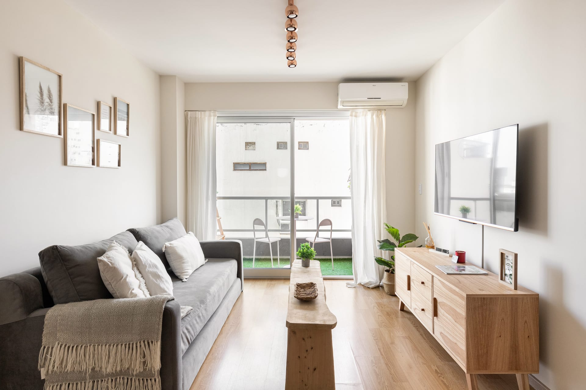 Milonga, apartment with a gym, 24-hour reception