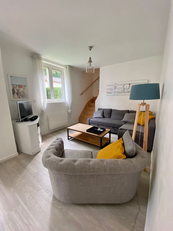 Maison Familiale Typique Rénovée Avec Grande Cour - Trouville-sur-Mer