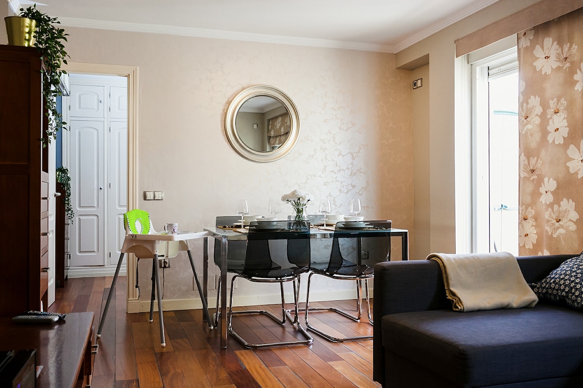 Leistungsstarkes Airbnb: Apartamento Sevilla Hub Santa Justa in San José Obrero