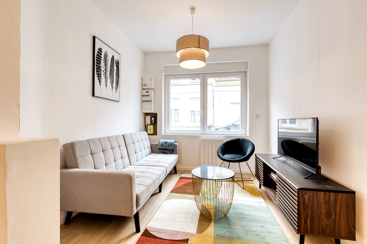 Popular Airbnb listing: Bright & Airy Townhouse in Croix in Croix