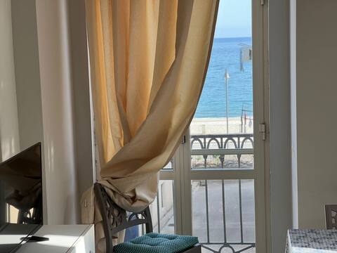 Luna Apartment, Roccella Ionica with a Sea View
